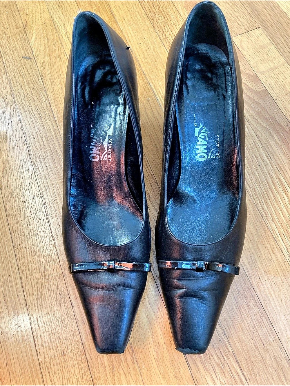 Salvatore Ferragamo Black Leather Bow Kitten Heel Pumps size 8.5B